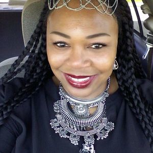 Meet your Posher, Connie